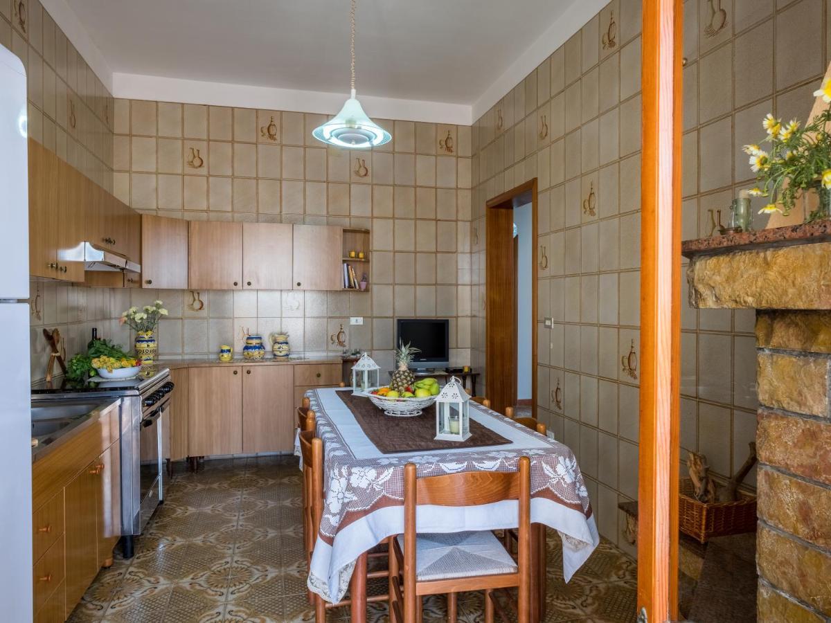 Villetta Lucia Taviano  Exterior foto